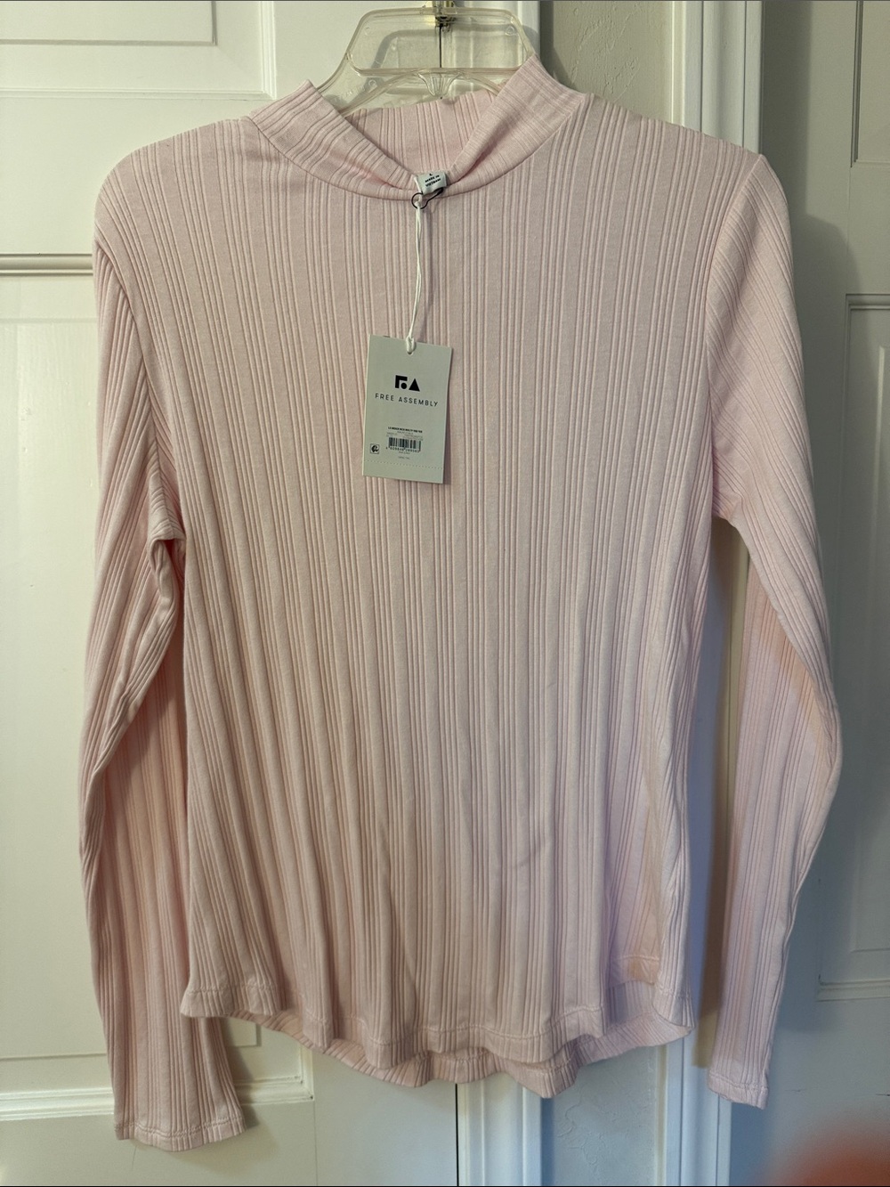 Free Assembly Women's Ribbed Long Sleeve Top in Light Pink